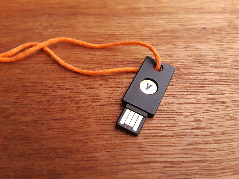 Two-Factor Auth and/or Passwordless Login on Arch Linux Using u2f Physical Keys